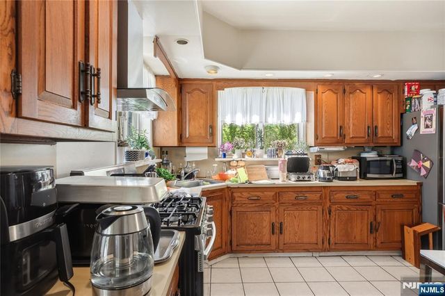 33-35 Pulaski Place, Hackensack, NJ 07601