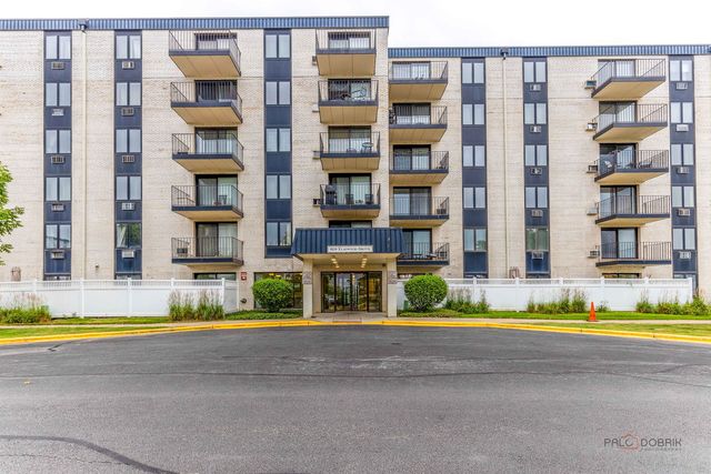 9118 W Elmwood Drive 1K, Niles, IL 60714