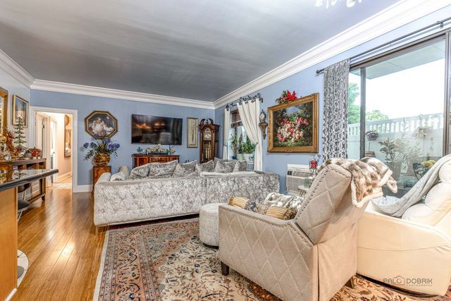 9118 W Elmwood Drive 1K, Niles, IL 60714