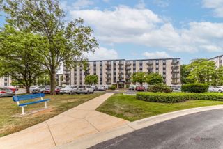 9118 W Elmwood Drive 1K, Niles, IL 60714