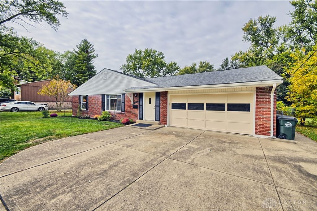 144 Upper Hillside Drive, Bellbrook, OH 45305