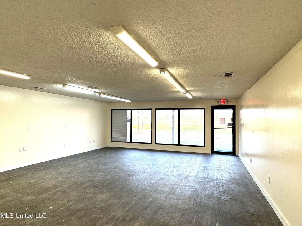 7122 N Hwy 301, Horn Lake, MS 38637 — photo 4