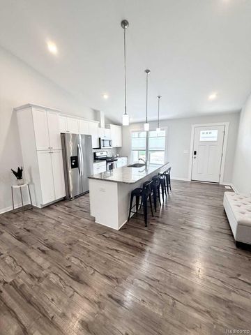 2905 Tributary Drive Ne, Algoma Township, MI 49341
