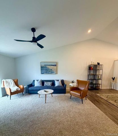 2905 Tributary Drive Ne, Algoma Township, MI 49341