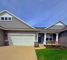 2905 Tributary Drive Ne, Algoma Township, MI 49341