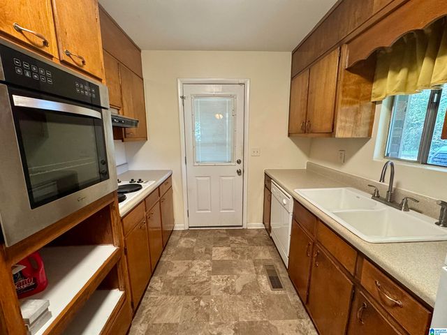 206 6TH STREET, Warrior, AL 35180