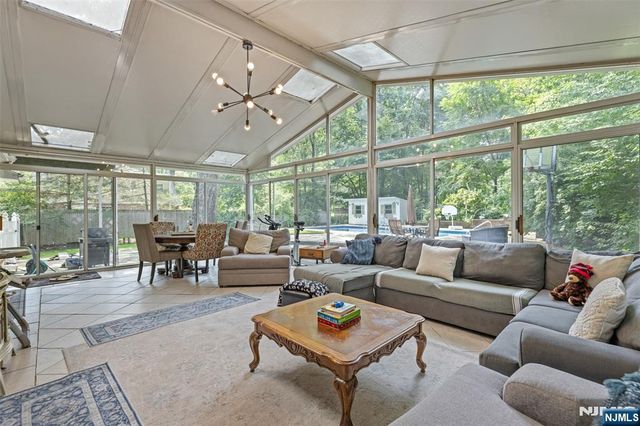 34 Andrew Avenue, Oakland, NJ 07436