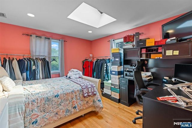 34 Andrew Avenue, Oakland, NJ 07436