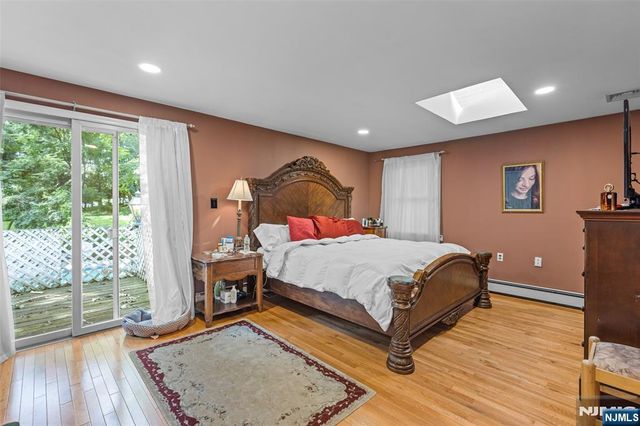 34 Andrew Avenue, Oakland, NJ 07436