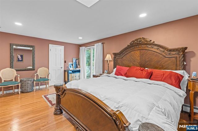 34 Andrew Avenue, Oakland, NJ 07436