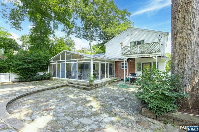 34 Andrew Avenue, Oakland, NJ 07436