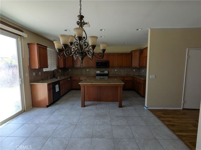 15243 Riverview, Victorville, CA 92394
