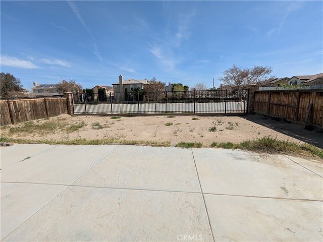 15243 Riverview, Victorville, CA 92394