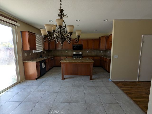 15243 Riverview, Victorville, CA 92394