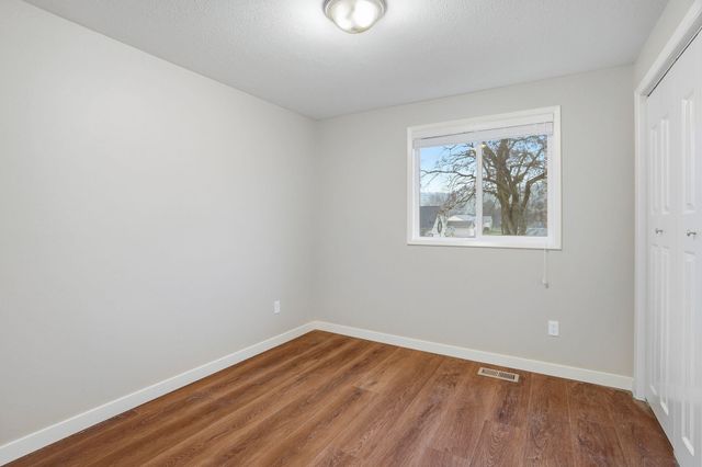 414 S Henry Rd, Greenacres, WA 99016