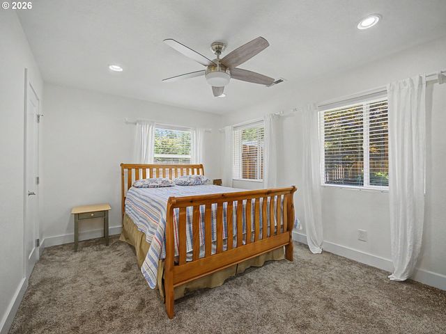 10923 Se 242ND Ave, Damascus, OR 97089