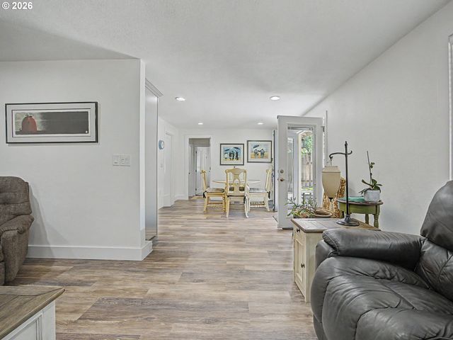 10923 Se 242ND Ave, Damascus, OR 97089