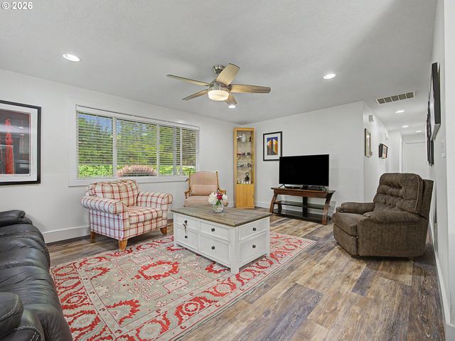 10923 Se 242ND Ave, Damascus, OR 97089