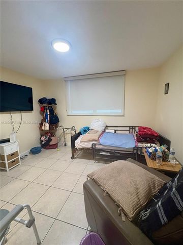 5050 NW 7th St 309, Miami, FL 33126