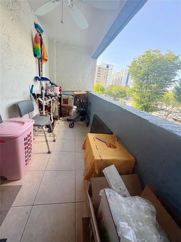 5050 NW 7th St 309, Miami, FL 33126