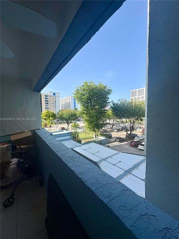5050 NW 7th St 309, Miami, FL 33126