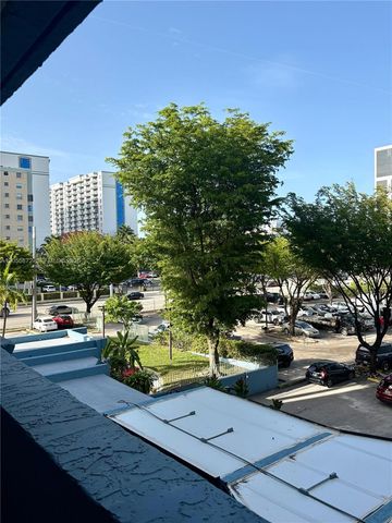 5050 NW 7th St 309, Miami, FL 33126
