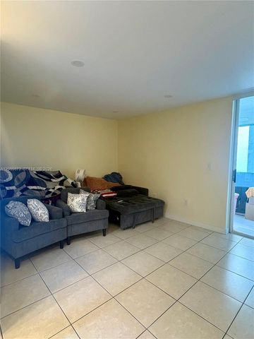 5050 NW 7th St 309, Miami, FL 33126