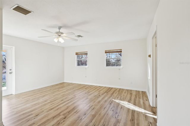 131 E PALMETTO AVENUE, Howey In The Hills, FL 34737