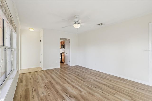 131 E PALMETTO AVENUE, Howey In The Hills, FL 34737