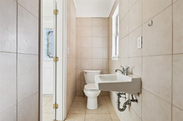 131 E PALMETTO AVENUE, Howey In The Hills, FL 34737