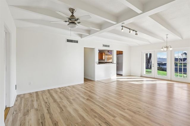 131 E PALMETTO AVENUE, Howey In The Hills, FL 34737