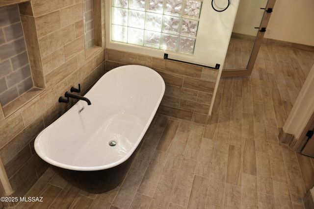 1231 W Newton Drive, Tucson, AZ 85704