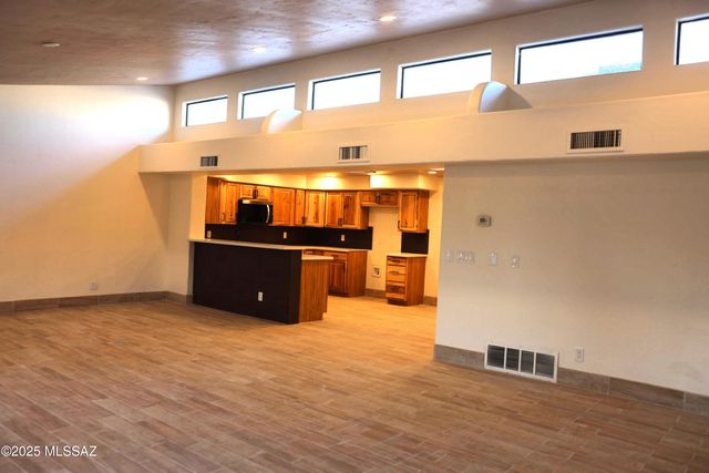 1231 W Newton Drive, Tucson, AZ 85704