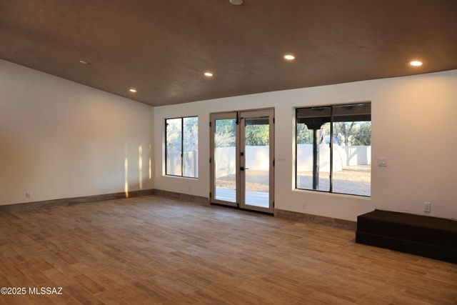 1231 W Newton Drive, Tucson, AZ 85704