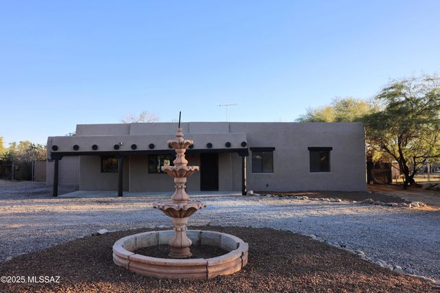 1231 W Newton Drive, Tucson, AZ 85704