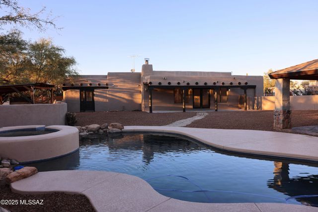 1231 W Newton Drive, Tucson, AZ 85704