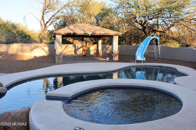 1231 W Newton Drive, Tucson, AZ 85704