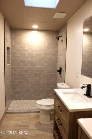 1231 W Newton Drive, Tucson, AZ 85704