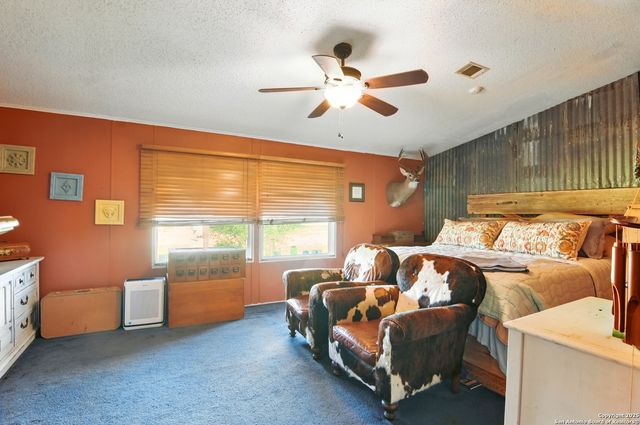 344 E CR 341, Knippa, TX 78801