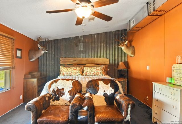 344 E CR 341, Knippa, TX 78801