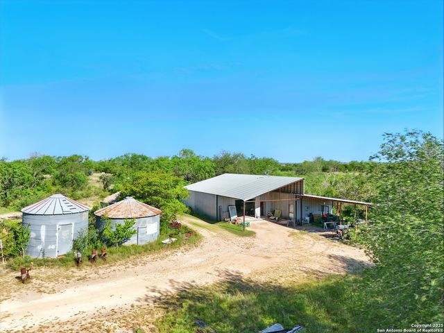 344 E CR 341, Knippa, TX 78801