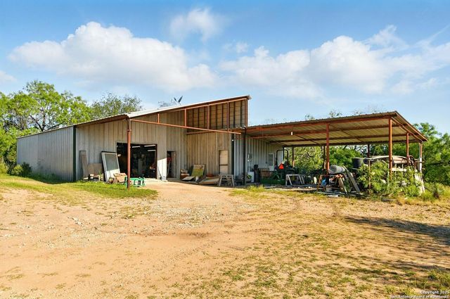 344 E CR 341, Knippa, TX 78801