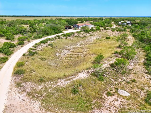 344 E CR 341, Knippa, TX 78801