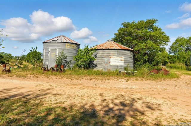 344 E CR 341, Knippa, TX 78801