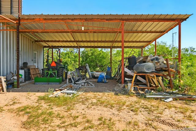344 E CR 341, Knippa, TX 78801