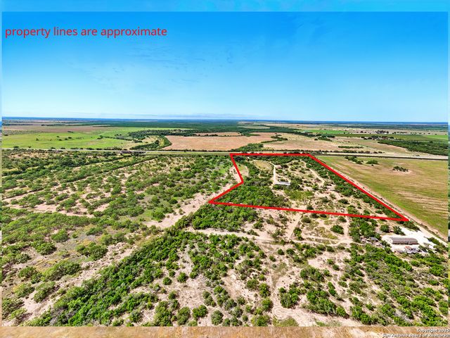 344 E CR 341, Knippa, TX 78801