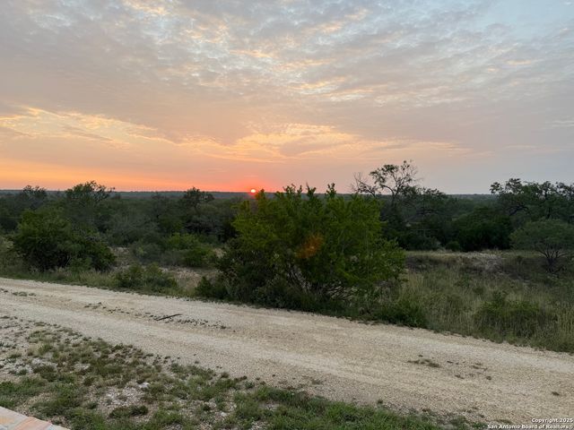 344 E CR 341, Knippa, TX 78801