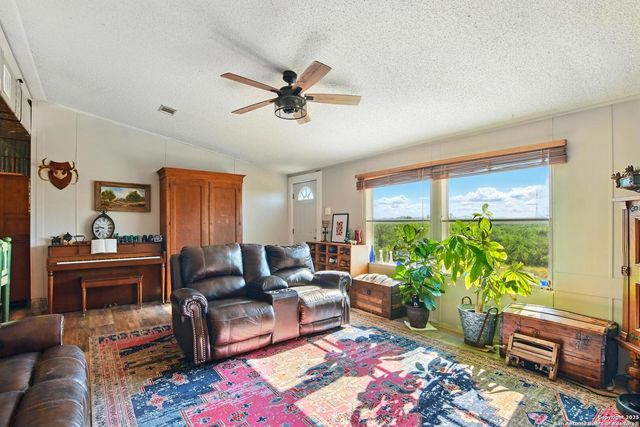 344 E CR 341, Knippa, TX 78801