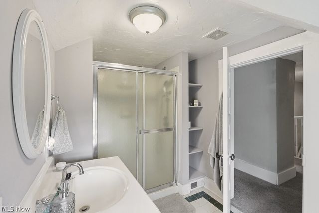 7981 Kinsman Road, Novelty, OH 44072