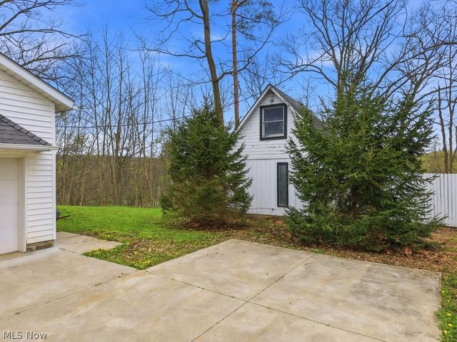 7981 Kinsman Road, Novelty, OH 44072